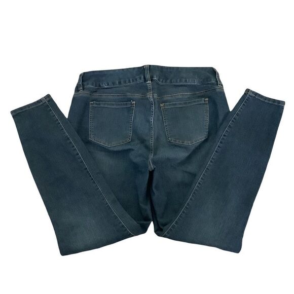 Torrid Denim Jegging in Blue - Picture 4 of 7